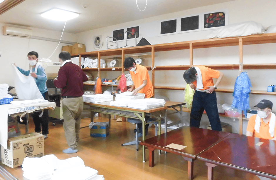 リネンのクリーニング作業